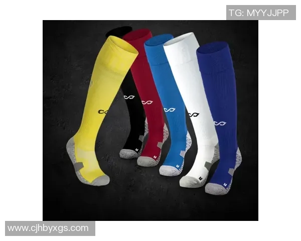 足球装备选购指南:如何选择适合的高性能球袜提升比赛表现